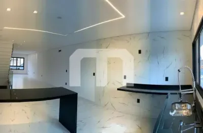 Sobrado á venda novo com 3 suites, 4 vagas, lavabo, 4 banheiros,quintal, churrasqueira, deposito