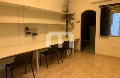 Casa com 6 quartos para alugar na Rua Fernão Lopes de Camargo, 585, Vila Darli, São Paulo