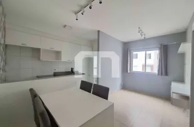 Apartamento semi mobiliado, 1 dormitório, armários planejados