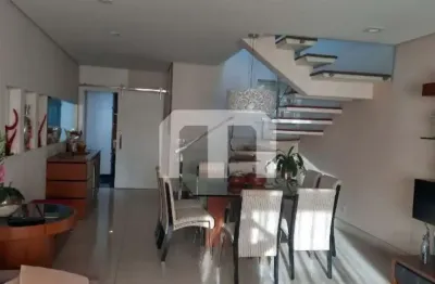 Sobrado à venda no tatuapé  conforto e localização privilegiada