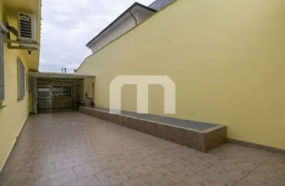 Casa térrea a venda 173m² com 10 m de frente , 3 quartos, 1 suíte, 2 vagas. anália franco.