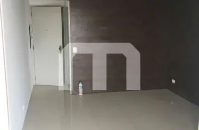 Apartamento a venda de 64 m², 3 dormitórios, 1 suíte, sala 2 ambientes, 1 vaga coberta.