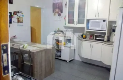 Casa térrea assobradada na vila formosa à venda.  próximo a praça sampaio vidal e a 10 minutos do es