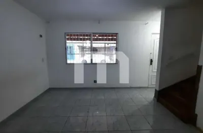 Excelente sobrado no tatuapé, perfeito para quem busca conforto e espaço. o imóvel conta com 2 suíte