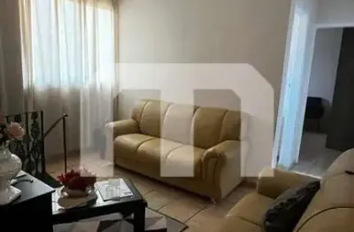 Sobrado a venda, com 2 moradias, corredor lateral, terraço e  churasqueira