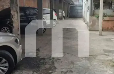 Sobrado e terreno com 12 de testada no pari, ótimo para comercio ou construção de apartamentos