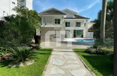 Luxuosa casa em condomínio com 5 quartos e 5 suítes em bertioga-sp - 679m², 3 salas, 9 banheiros e 5