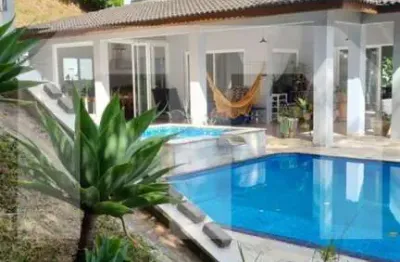 Casa de luxo em condomínio no centro de mairiporã-sp: 4 quartos, 4 suítes, 6 banheiros e 400m² de ár