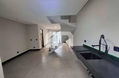 Linda casa a venda, 2 suítes, cozinha integrada com a sala e churrasqueira e 4 vagas.