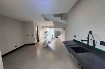 Linda casa a venda, 2 suítes, cozinha integrada com a sala e churrasqueira