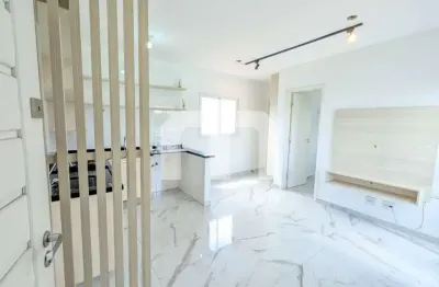 Apartamento para locação de 34 m², sala com sacada, cozinha e área de serviço