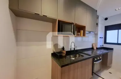 Apartamento a venda 29,00 m², 2 dormitórios, sala com sacada e área de serviço.