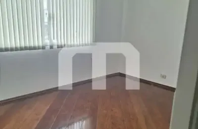 Casa comercial com 3 salas para alugar na Rua Monte Serrat, 580, Tatuapé, São Paulo