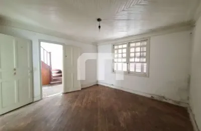 Sobrado para  venda ou locação ,  2 quartos, 2 salas, 2 banheiros,3 vagas