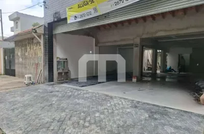 Salão comercial para venda ou locação de 180 m², 4 salas, espaço vão  livre, 3 banheiros e 3 vagas.