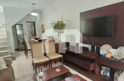 Sobrado à venda - excelente localização Jardim Textil.  3 suítes 6 vagas