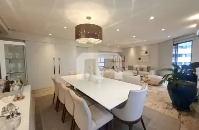 Apartamento reformado  mobiliado e decorado, alto padrão 364 M², 4 suítes,closet, 4 salas, 4 vagas