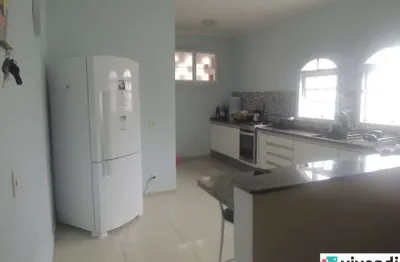 Sobrado à venda no jardim caçula, parte alta do bairro!!