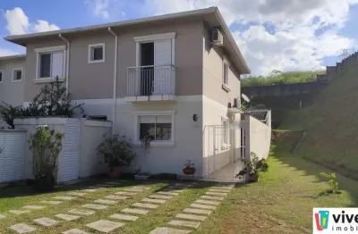 Casa de condomínio com 03 quartos, no engordadouro!!!