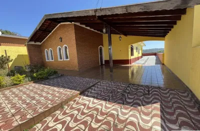 Casa térrea com 3 quartos no jardim santa lúcia, campo limpo paulista!