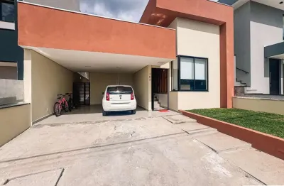 Casa térrea de condomínio com 3 quartos e escritório! bairro engordadouro!