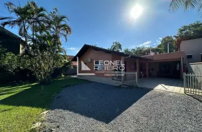 Casa à venda com 3 dormitórios no bairro pomeranos em timbó/sc