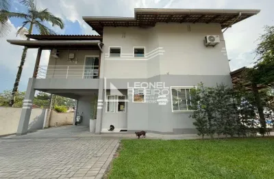 Casa à venda com 3 dormitórios, 186,67 m² no bairro das nações em timbó-sc