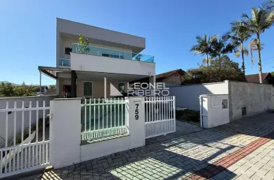 Casa sobrado à venda com 2 dormitórios suítes, 140 m² no bairro das nações em timbó-sc
