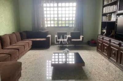Prédio para alugar na Rua Pedro Neves, --, Centro, Betim