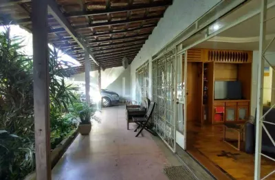 Casa à venda, 3 quartos, 1 suíte, 2 vagas, Sagrada Família - Belo Horizonte/MG