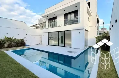 Casa com 3 quartos à venda na rua das cambiúnas, 22, pedra branca, palhoça por r$ 3.480.000