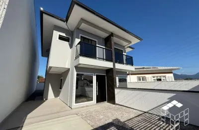 Casa com 3 quartos à venda na Rua Ferrara, 199, Pagani, Palhoça por R$ 840.000