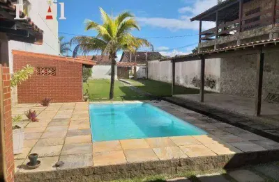 Casa completa com piscina, churrasqueira e vista para o mar em maricá
