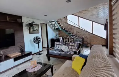 Excelente casa duplex no lugar mais charmoso de pendotiba