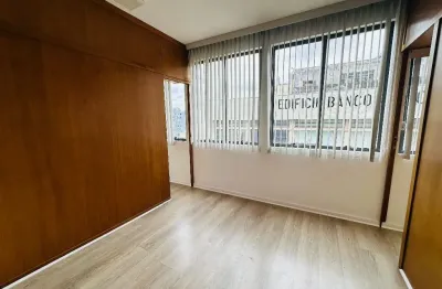 Conjunto comercial Recepção 2 Salas com 2 Banheiros no Centro