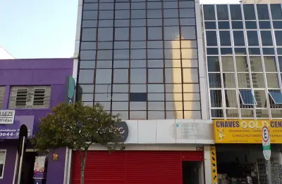 Prédio comercial com 1.300 m² no centro de curitiba.