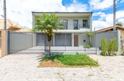 Casa 3 andares, 3 qts (suíte), 2 salas, lareira, churrasqueira, 4 vgs, bacacheri