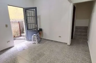 Casa com 1 quarto para alugar no Jardim Ouro Preto, Taboão da Serra 