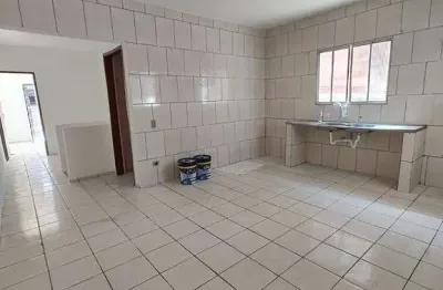 Casa com 2 quartos para alugar na Vila Indiana, Taboão da Serra 