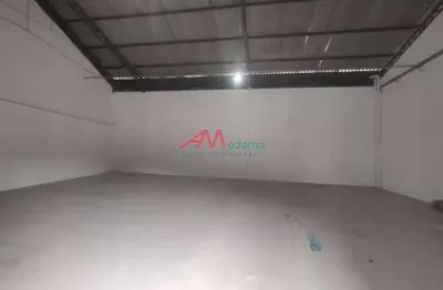 Loja ampla com 247m² de área útil, 1 banheiro e 2 vagas em frente a loja.  em um ponto estratégico com ótima localização, com toda infraestrutura. ideal para vários seguimentos como: pizzaria, hamburg