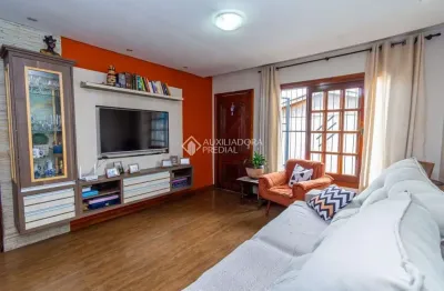 Casa em condomínio fechado com 2 quartos à venda na rua itapuã, 15, jardim betânia, cachoeirinha, 60 m2 por r$ 189.990