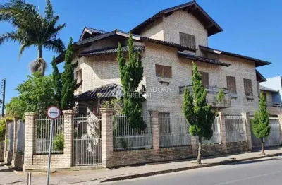 Casa com 3 quartos à venda na Rua Doutor Décio Martins Costa, 530, Vila Eunice Nova, Cachoeirinha, 394 m2 por R$ 1.299.000