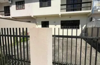 Casa com 2 quartos para alugar na rua curitiba, 327, itacolomi, balneário piçarras por r$ 3.300