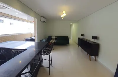 Apartamento de 2 dormitórios 92m² na quadra da praia no gonzaga