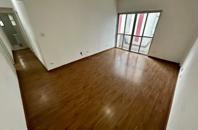 Apartamento de 2 dormitórios 100m²  com varandas no josé menino na quadra da praia