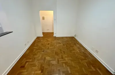 Apartamento de 2 dormitórios 88m² no boqueirão na quadra da praia 60mil