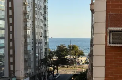 Apartamento de 3 dormitórios 180m² na quadra da praia noembare