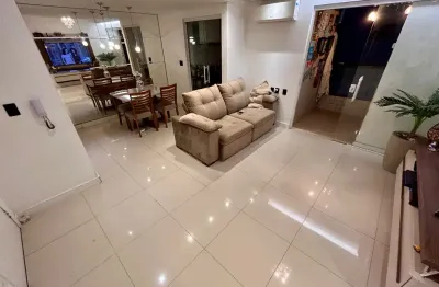 Apartamento de 1 dormitório com varanda 53m² no embare 550.000