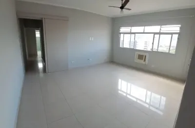 Apartamento reformado 2 dormitórios bairro campo grande em santos