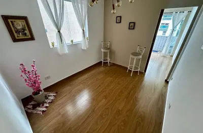 Apartamento de 1 dormitório 41m² com varanda no gonzaga totalmente reformado